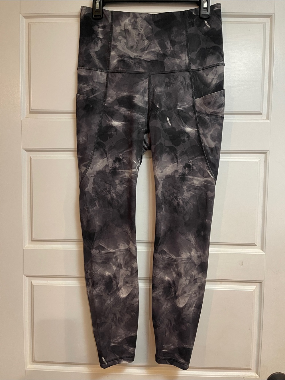 all in motion Black & Gray Marble Print High-Waist Leggings with Pockets